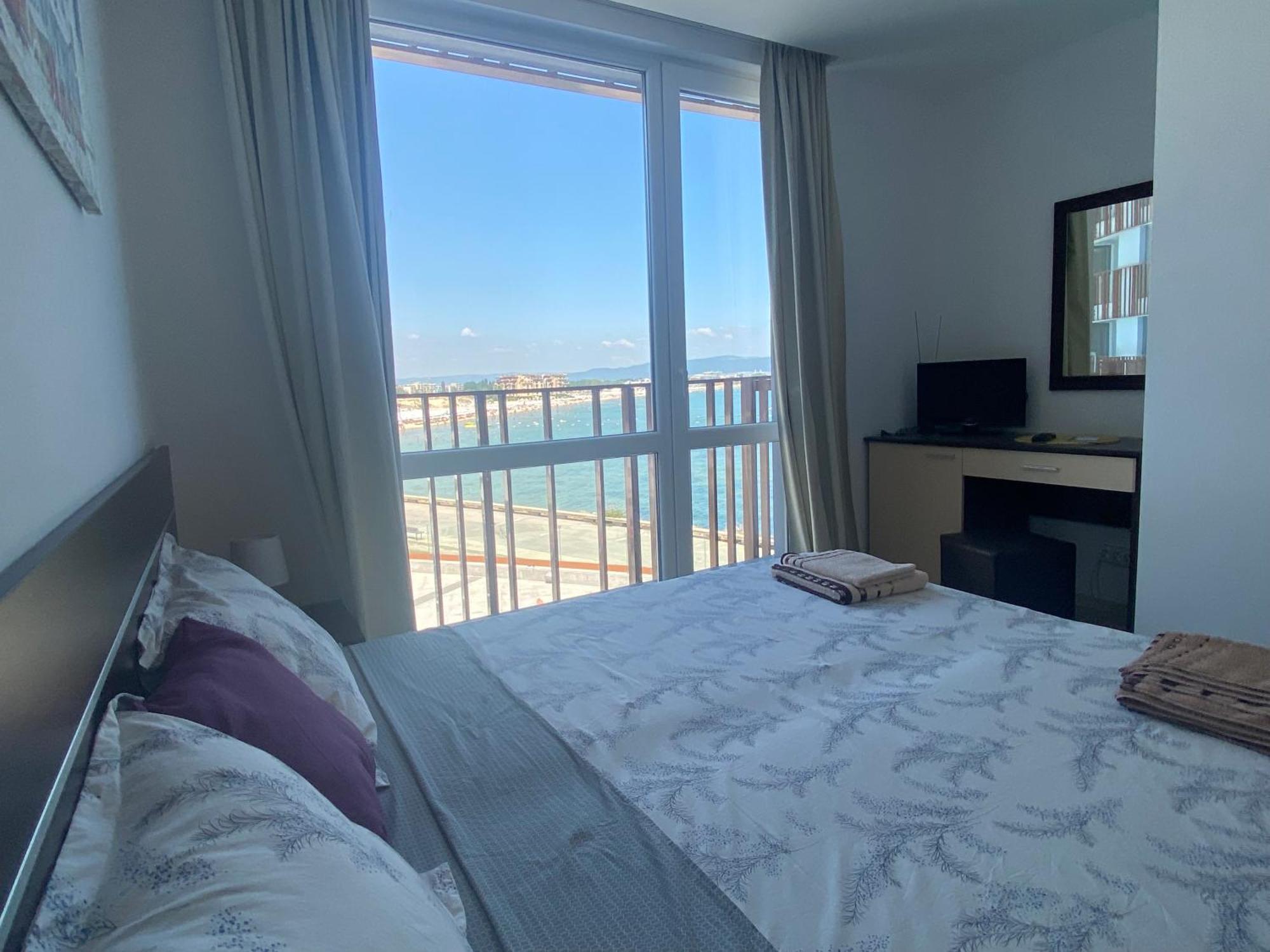 Paradiso 'В' 207 Two Bedroom Apartment 네세부르 외부 사진